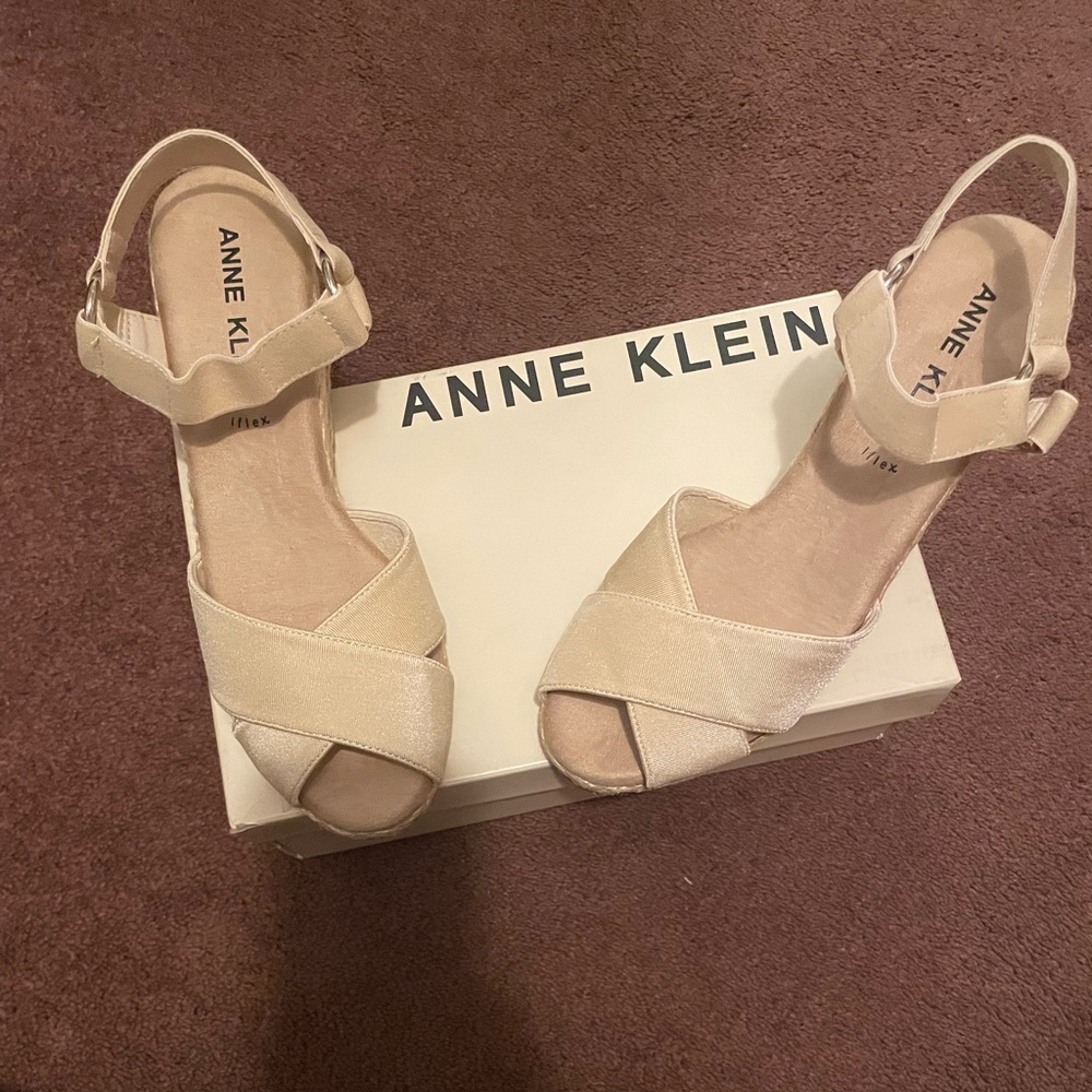 Anne Klein Ellis Wedge Espadrilles Size 10 Brand New with Box